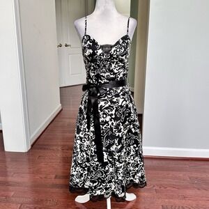 OC by OC Black White Cotton Simple Elegant Feminine Cocktail Dress W Ribbon Bow